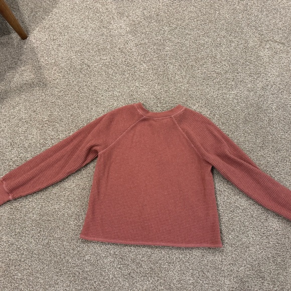 Old Navy Plush Waffle-Knit Henley Sweater in Dusty Pink Top Size: Medium - Picture 5 of 6